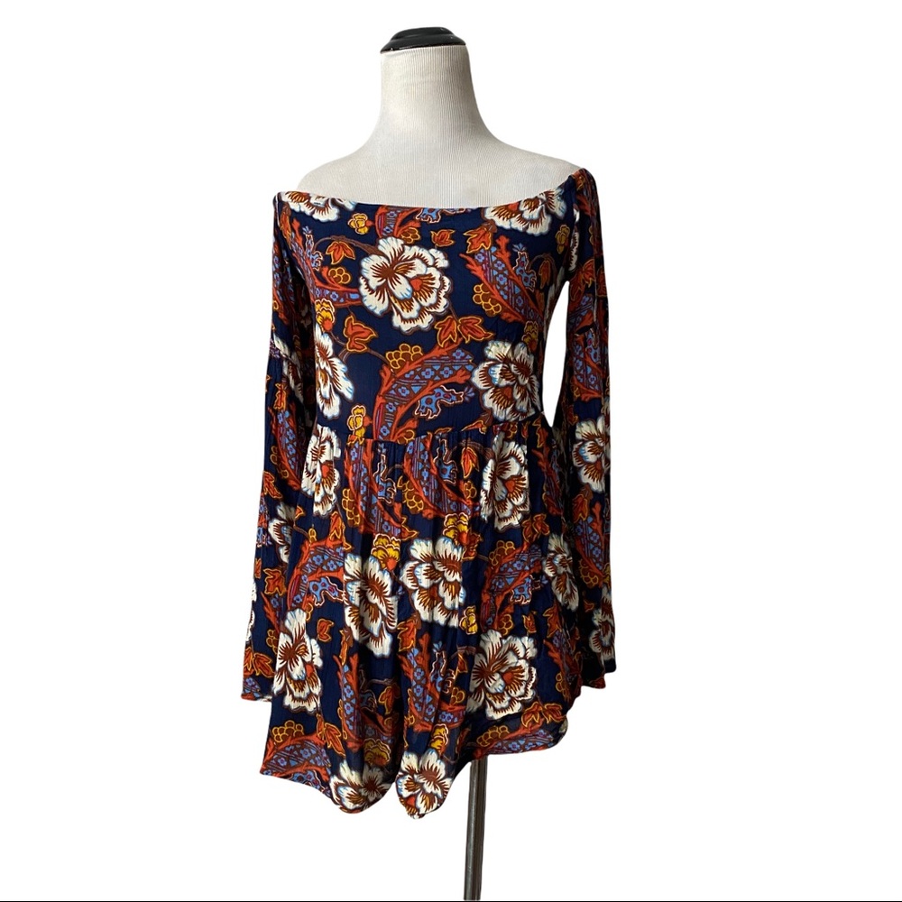 Out of Under | xs floral flared sleeves shorts romper